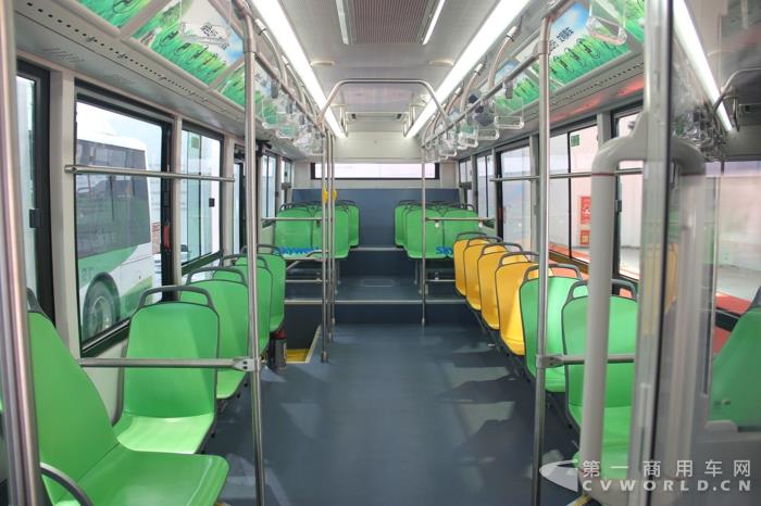 南京金龙开沃H10纯电动公交车 (1).jpg