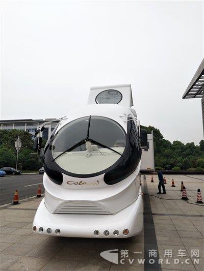 厲害了！全球首款超豪華房車在常州誕生1.jpg