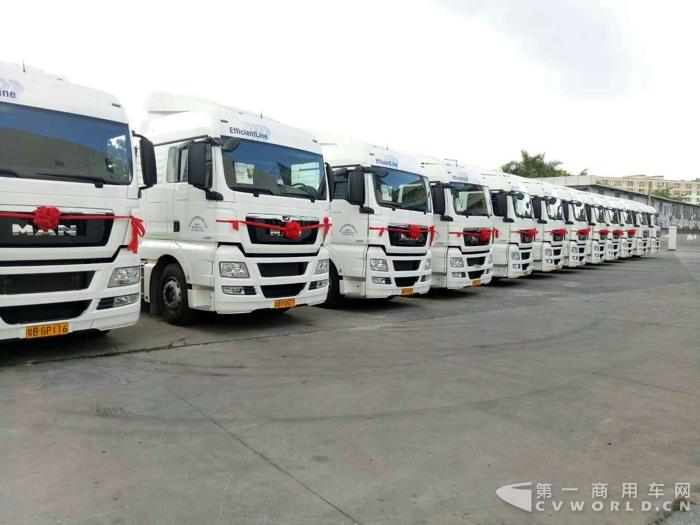 3. 曼恩商用车向深圳稳安物流交付20台牵引车.jpg