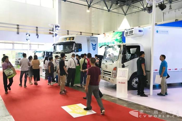 北京国际新能源车展——大运汽车全系纯电动产品强势登场2.jpg