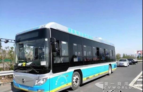 张家口49辆氢燃料电池客车上线 福田欧辉实力助阵绿色冬奥1.jpg
