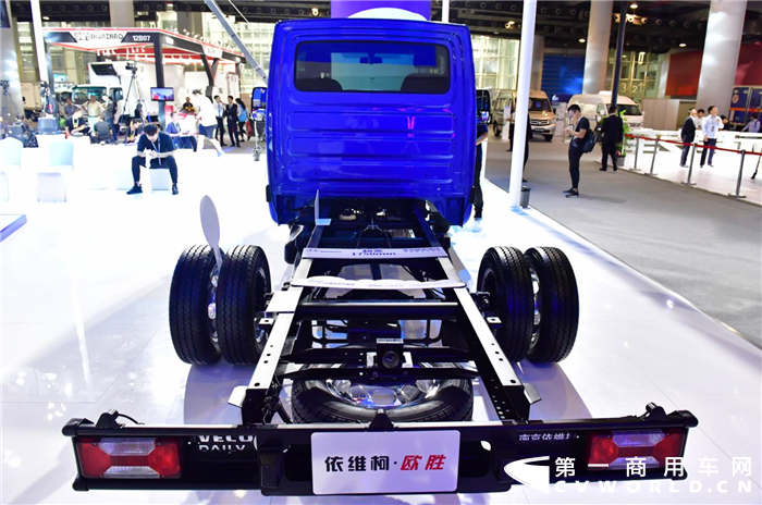 【第一商用车网 原创】广州国际车展商用车展馆，最吸引人的是什么？自动挡欧胜！而且是AT版的欧胜！
