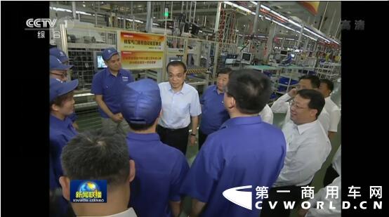 李克強總理叮囑員工們要積極踐行工匠精神