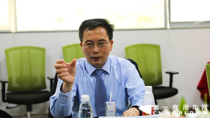 康明斯副总裁、中国区首席技术官彭立新