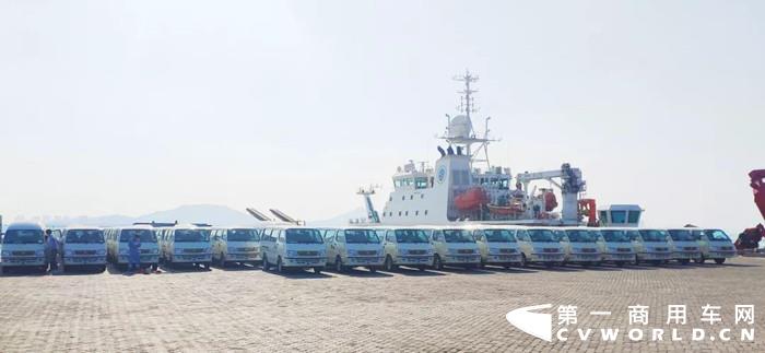 近日，710辆金旅海狮由厦门现代码头装船出海，出发前往埃及。预计到2019年年底，金旅客车在埃及市场的保有量将超过25000辆。