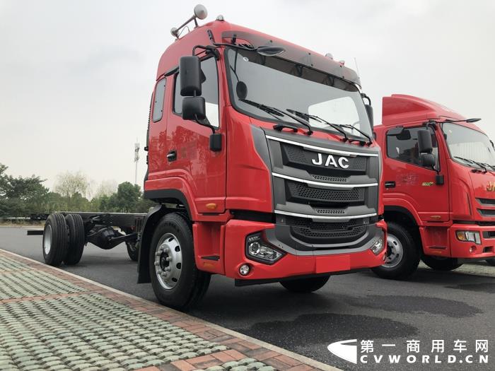 配装康明斯B4.5发动机的江淮格尔发A6中卡