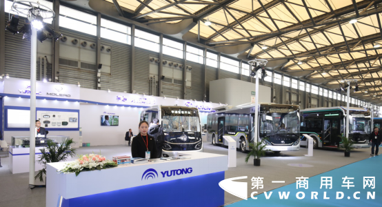 12月11日，2019上海国际客车展览会暨上海国际氢燃料电池展览会在上海新国际博览中心开幕。本届展会吸引了来自10余个国家和地区的200余家企业参展，展出面积超过20000平方米，集中展示了全球公交行业的整车及零部件、城市交通设施、智慧交通等最新产品与技术。