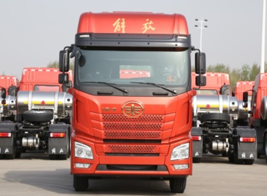5月2日，在中国第五届卡友节之际，一汽解放青汽通过线上发布会推出了一款6×4牵引车JH6卓越版2.0，博得众多卡友广泛关注。