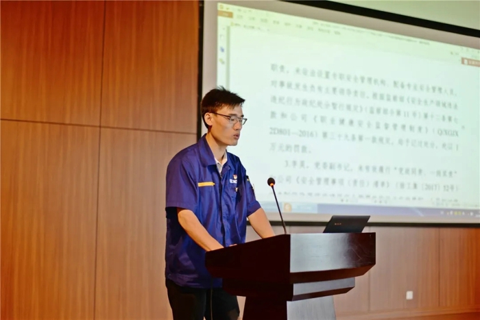 徐工1.jpg