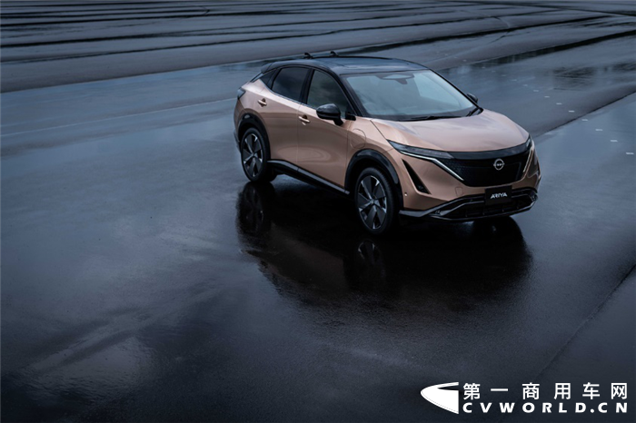 日产全新纯电动跨界SUV车型——日产Ariya首次亮相2020年第十六届北京国际汽车展览会。日产Ariya结合了日产汽车在电动技术和跨界车型两大领域的优势，搭载了“日产智行（Nissan Intelligent Mobility）”的最新技术成果，充分展现了智能网联车型的动力和性能。
