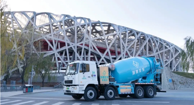 2020年10月，全国首批纯电动混凝土搅拌运输车在北京城建亚东混凝土有限责任公司（下简称：城建亚东）正式投入商业化运营，这批车采用的是特百佳的纯电驱动系统，成为业界一个亮点。