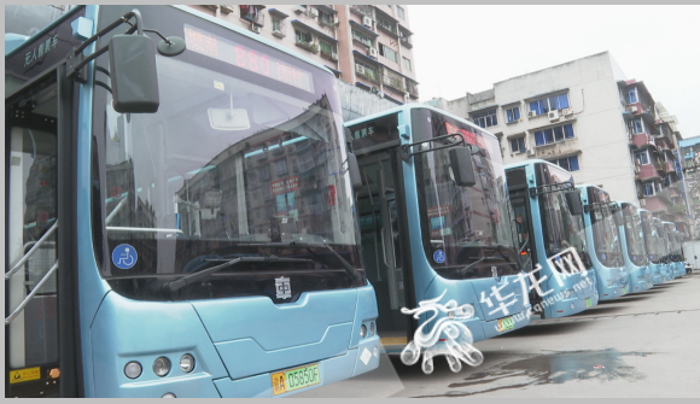 近日，华龙网新重庆客户端，采访重庆公交，报道了一篇名为“座椅自动加热、节能50% ，1000多台电动公交车在重庆上线”的新闻，新闻一经报道后，引起了当地市民广泛关注。