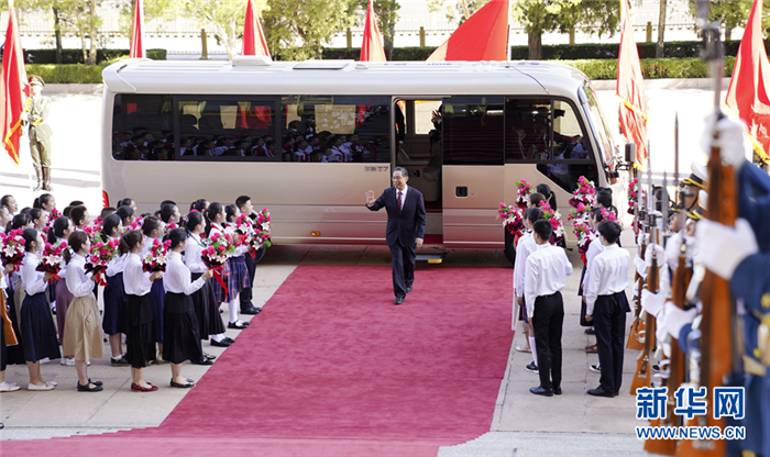 2021年2月2日，3辆宇通T7E正式交付中国东方航空公司，并将入驻四川成都天府国际机场投入使用，成为宇通T7E上市以来在我国西南地区赢得的首批订单。