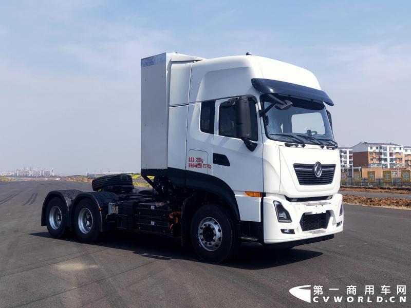 东风燃料电池半挂牵引车.jpg