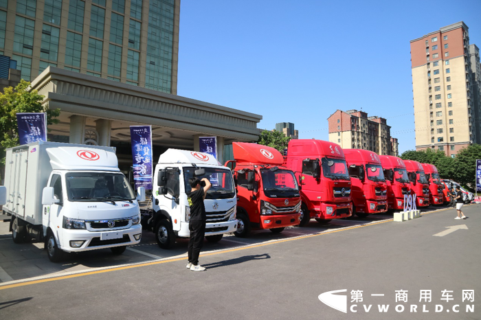 【第一商用车网 原创】6月5日，东风轻型车D9K中卡新品上市活动在山东潍坊寿光举行。中卡市场也就此多了一位实力雄厚的“新兵”。