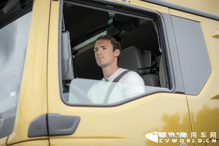 曼恩在欧洲地区举办的“卡车生活之旅”已于8月24日完美收官，来自不同领域的驾驶者与卡车司机一同试驾试乘，感受曼恩全新OptiView电子后视镜系统所改变带来的新体验。