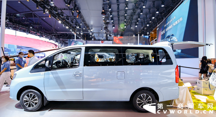 瑞风M3 2022款，搭载两种动力1.8L和1.5T，共4款车型，新车价格8.28万--9.08万区间。