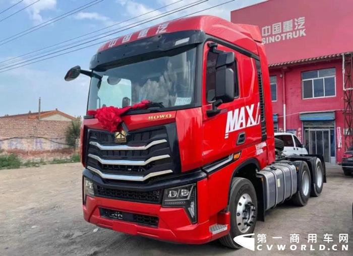 中国重汽豪沃MAX牵引车.jpg