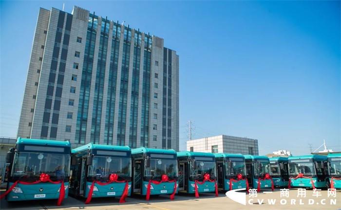 2021年9月22日，福田欧辉将75台BJ6123纯电动城市客车成功交付常州市公共交通集团有限责任公司（下文简称“常州公交”）。