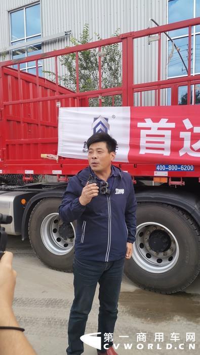 二号车驾驶员.jpg