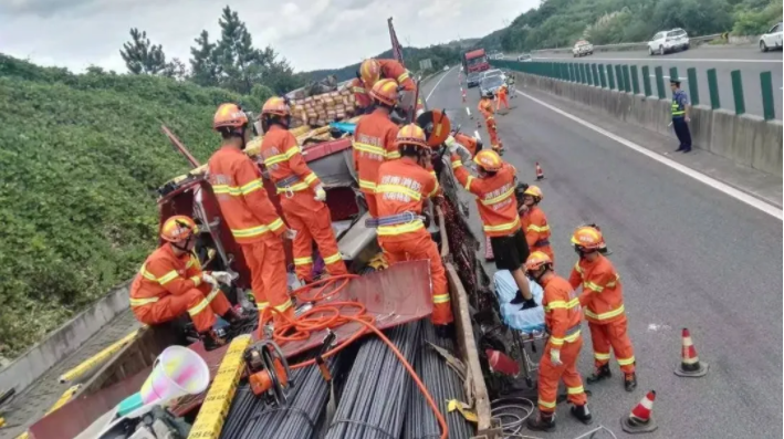 日前，湖南省政府办公厅印发《湖南省高速公路车辆救援服务管理办法》。

