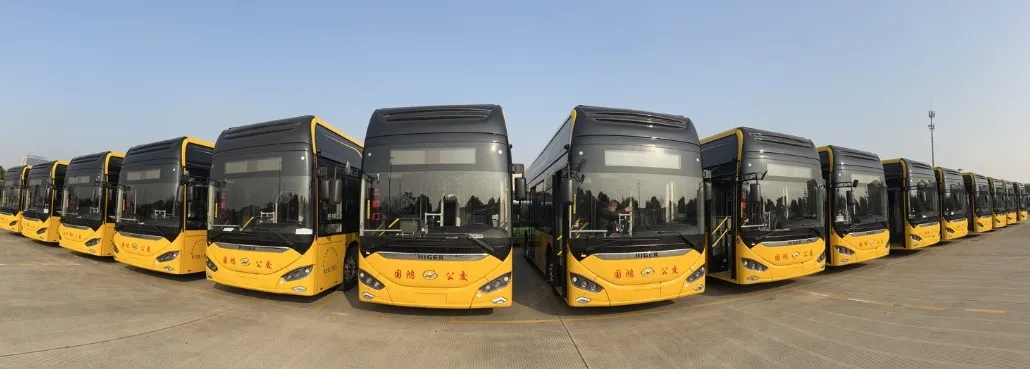 近日，苏州金龙向嘉兴国鸿公交正式交付了15辆搭载重塑科技镜星系列燃料电池系统的海格氢燃料电池公交车，开启了嘉兴市区公交氢能新时代。