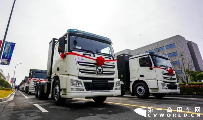 徐工换电牵引车2.jpg