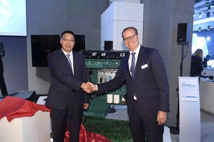 2、2018年9月19日，采用世界先进技术激光焊缸活塞的奥威CA6DM3发动机在德国汉诺威正式发布.jpg