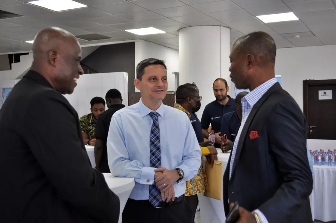 6月2日，以“Money Master”为主题的FOTON AUMAN AMT重卡发布会在非洲加纳举行，当地经销商、行业客户、金融机构、新闻媒体共计130人出席参加。此次发布的产品是基于“场景+工况”，专为区域市场定制化开发的AMT产品。作为行业内首个在非洲区域正式发布AMT产品的中国品牌，福田汽车将再一次推动行业技术进步和升级。