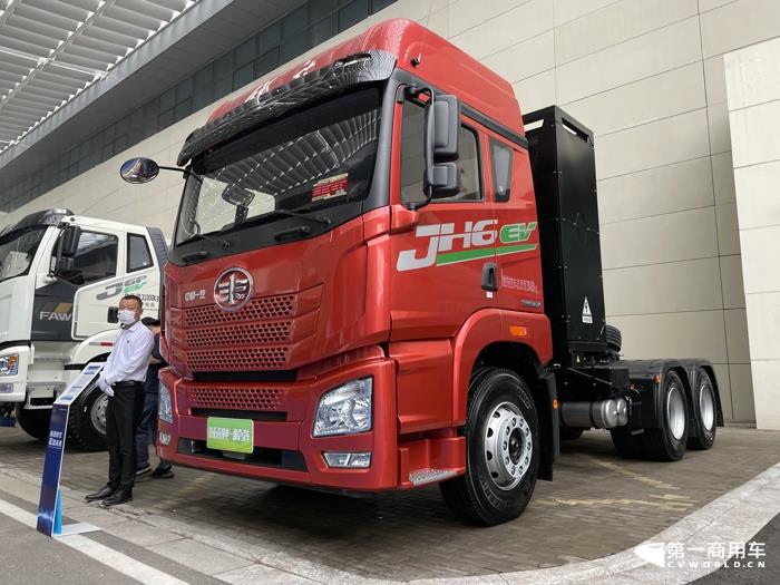 解放JH6充换电一体牵引车.jpg