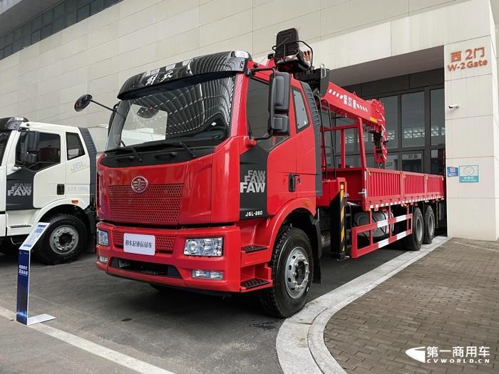 解放随车起重运输车2.jpg