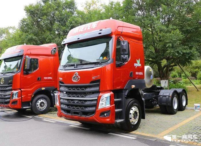 乘龙H7 LNG牵引车.jpg