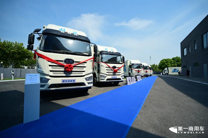 解放燃料电池厢式车2.png