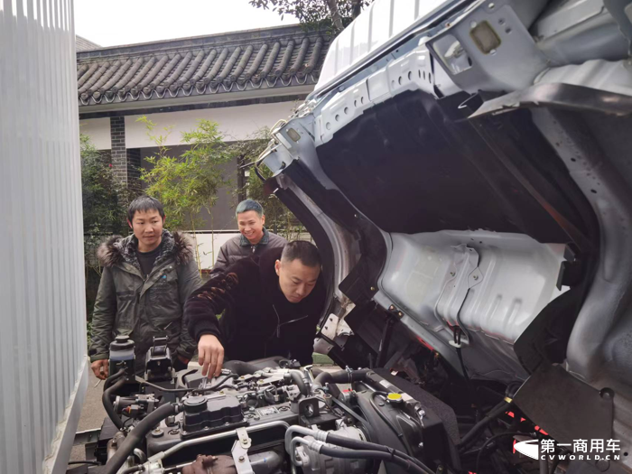 达咖H自动挡皮卡+蓝牌轻卡家族齐上阵8.png