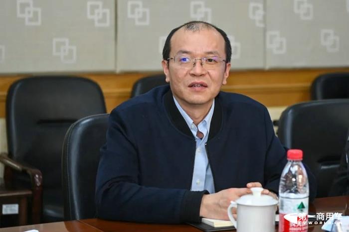 东风商用车与东风康明斯开展座谈交流2.jpg