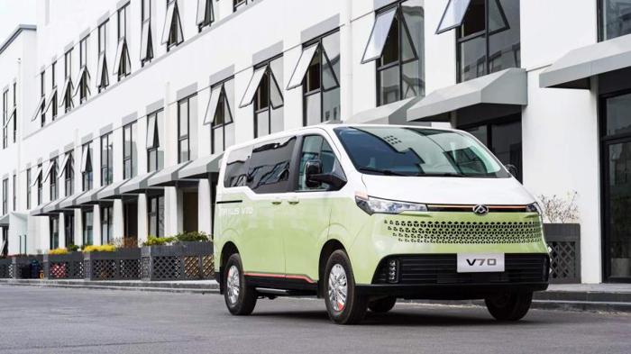 上汽大通MAXUS“新生代跨界车”V70新途开启预售，精英版预售价14.88万元起3.png