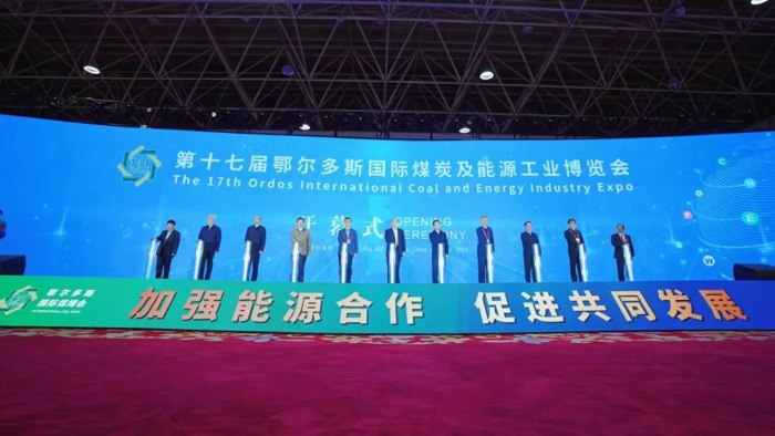 北奔明星重卡，亮相第十七届鄂尔多斯国际煤炭及能源工业博览会！.jpg