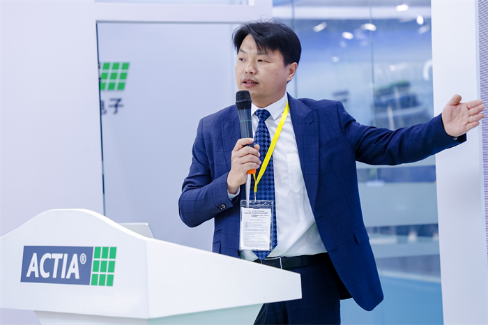 5月17日，为期三天的2023道路运输车辆展在北京中国国际展览中心（顺义馆）隆重开幕，本届展会以“智能低碳，推动道路运输产业绿色发展”为主题，重点展示了道路运输领域整车及零部件在新能源、智能化和数字化方面的最新科技成果和创新产品。