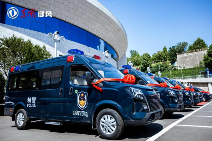 东风御风警用车辆顺利交付3.png