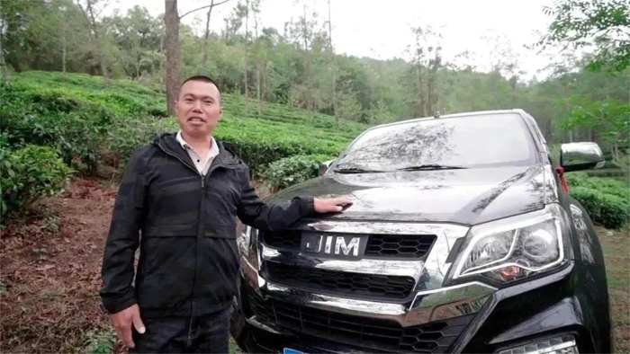 双手筑起港湾，云南匠人禹春富.jpg