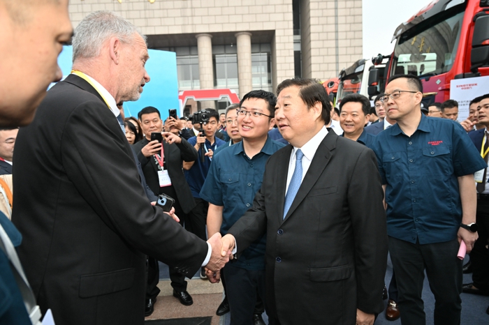 8月28日，中国重汽集团全球战略合作伙伴大会在山东济南隆重召开。