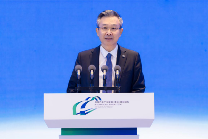 安铁成1.png