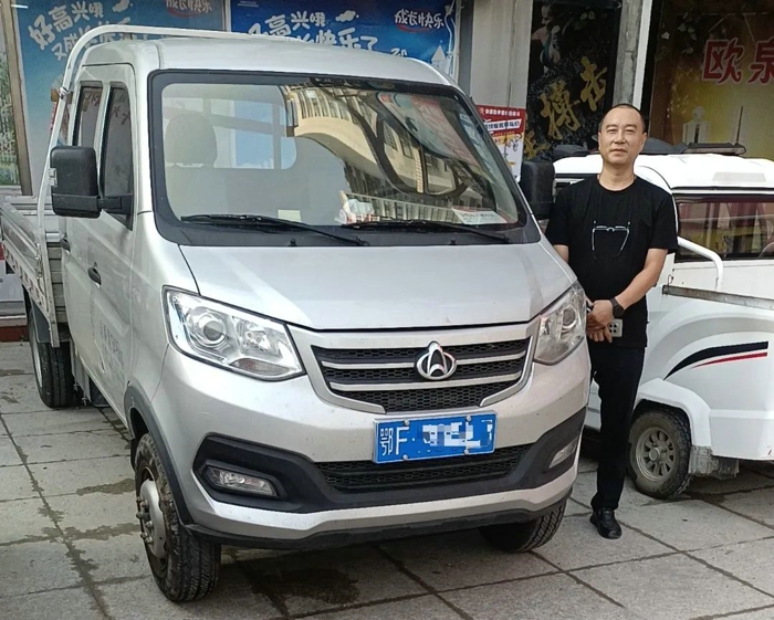 长安跨越王X3助力李老板成就家装事业！4.jpg