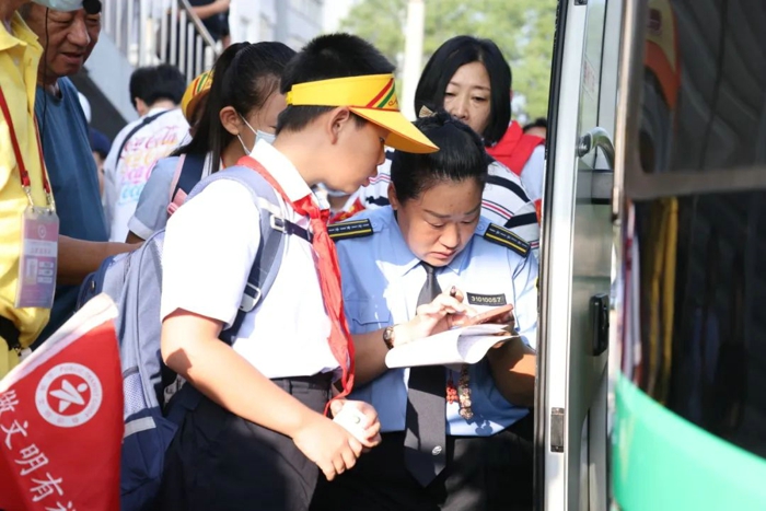 福田欧辉助力构建通学公交运营新体系4.jpg