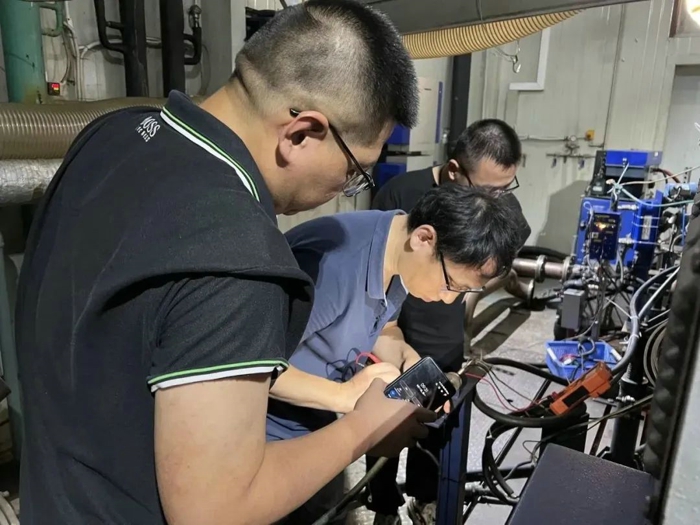 今年6月，越南官方宣布正式恢复发动机及整车进口的台架登检工作。一汽解放从容应对，逐步执行登检计划。
