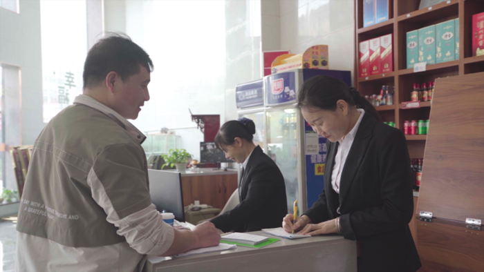 奔波劳碌，只为给家人带去更多温暖；披星戴月，只为替最爱的人守住幸福。来自湖南衡阳的江西五十铃瑞迈车主欧建设，便是这样一位行路人，从事畜牧销售和配送工作的他，在创富道路上甘之如饴，妻儿的欢笑，是对他辛勤付出的最好馈赠。