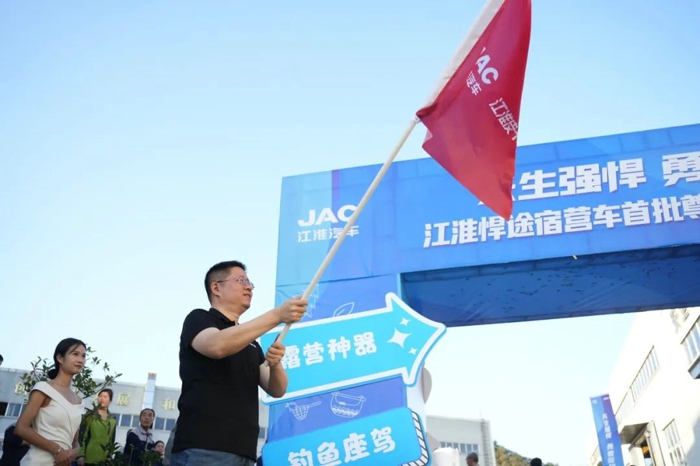 最新销量数据显示：江淮皮卡10月全球销售4730辆，同比增长12.5%，其中国内市场同比增长40.6%，国际市场同比增长7.1%。今年前10月，江淮皮卡全球累计销售4.66万辆，同比增长14.2%，其中国内市场同比增长13.7%，国际市场同比增长14.4%。