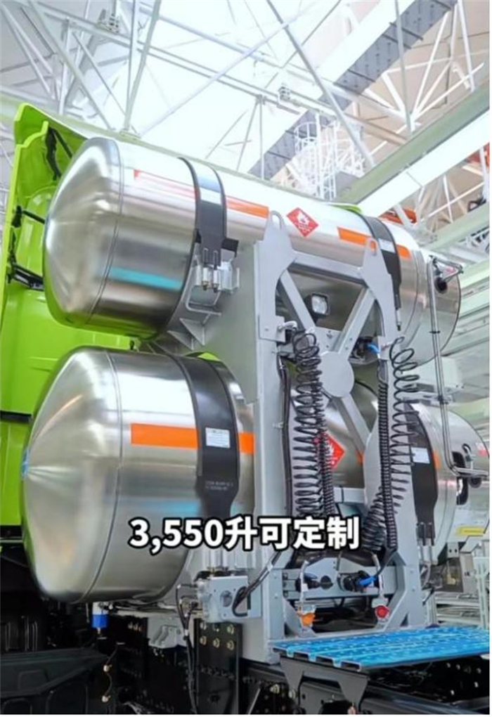 解放J7天然气产品充分展示了一汽解放在技术研发和市场开拓方面的实力。