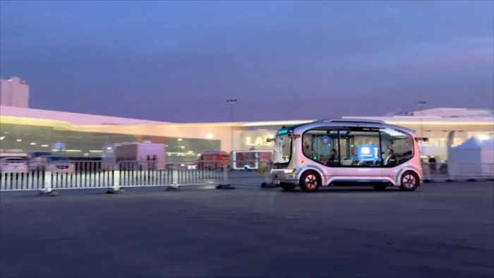 近日，以“未来就在眼前”为主题的2024年国际消费电子展（CES）在拉斯维加斯盛大举办，人工智能、可持续发展和移动出行领域的最新创新成果成为今年展会的热点。作为行业首款L4级运营的自动驾驶微循环公交，小宇2.0为这次科技盛宴带来了现场唯一的L4级自动驾驶巴士试乘体验，用“未来公共出行”彰显了中国品牌力量。