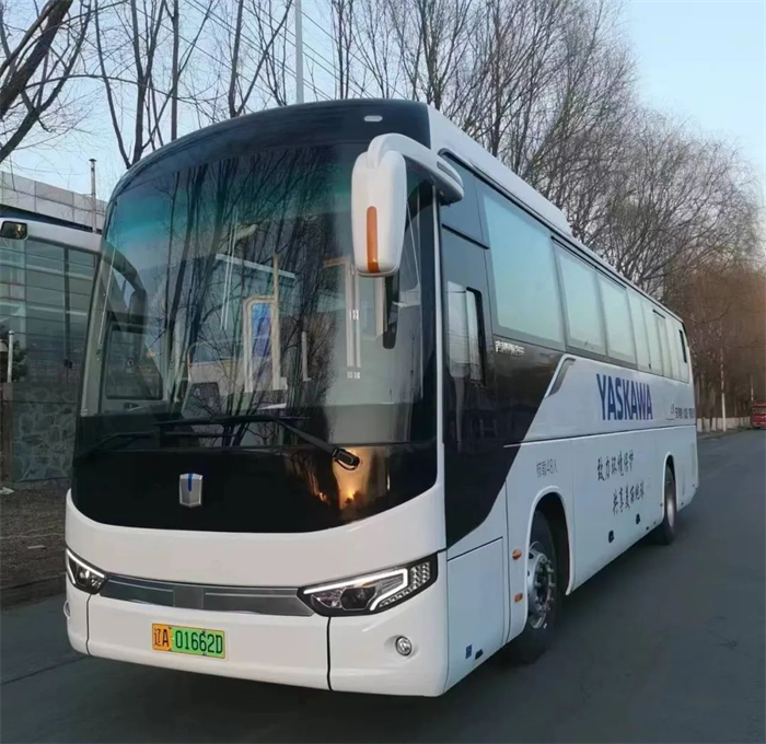 近日，首批11米吉利星际纯电动城间客车U11E交付辽宁昌源旅游汽车股份有限公司，提升游客出行体验，助力辽宁旅游市场的绿色、高品质发展。